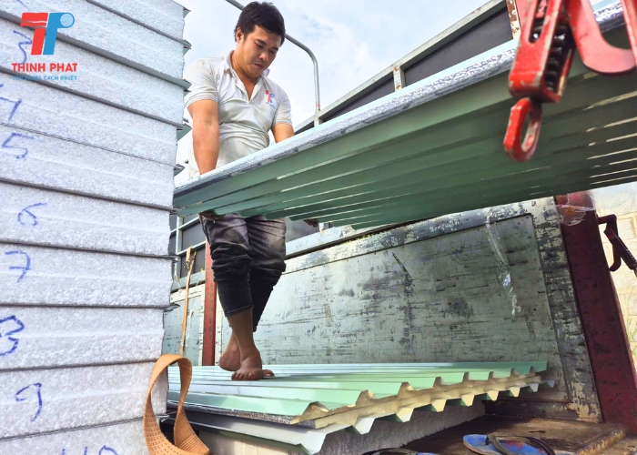 ưu điểm tôn PU chống nóng