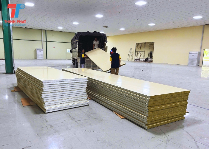 vách panel phòng sạch Rockwool