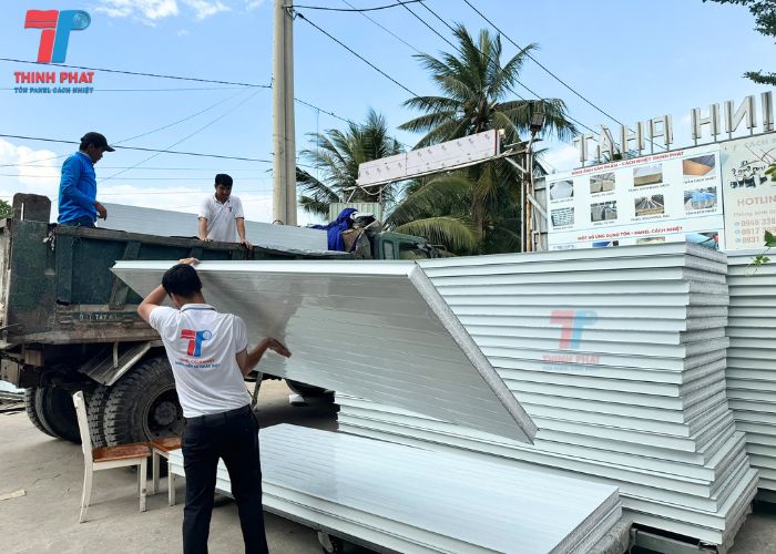 giá tấm panel EPS tháng 6 4