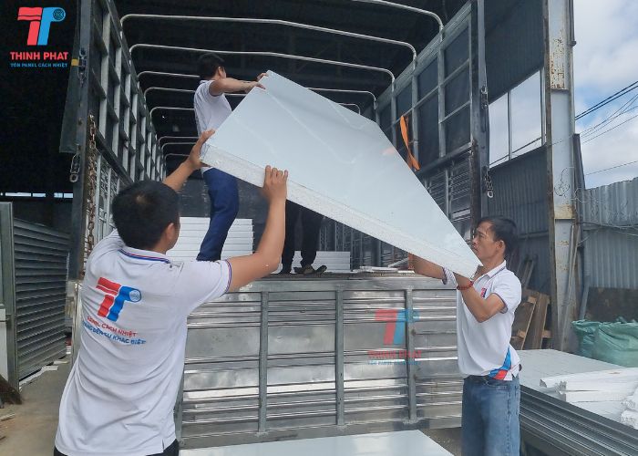 tôn panel lõi xốp 7