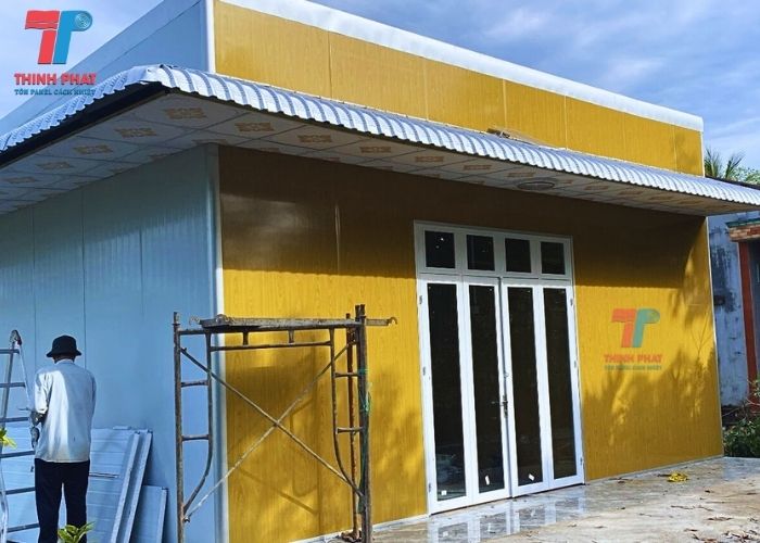 vách panel vân gỗ 6